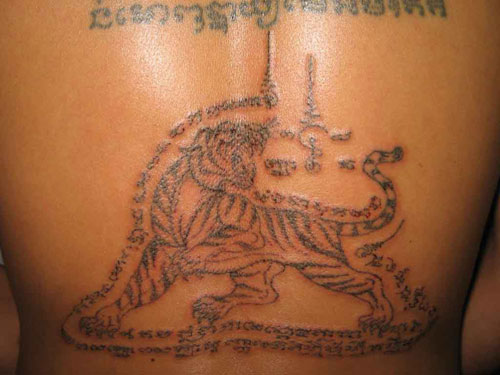 thai tradition style tiger Dejavu Tattoo Studio Chiangmai Thailand 